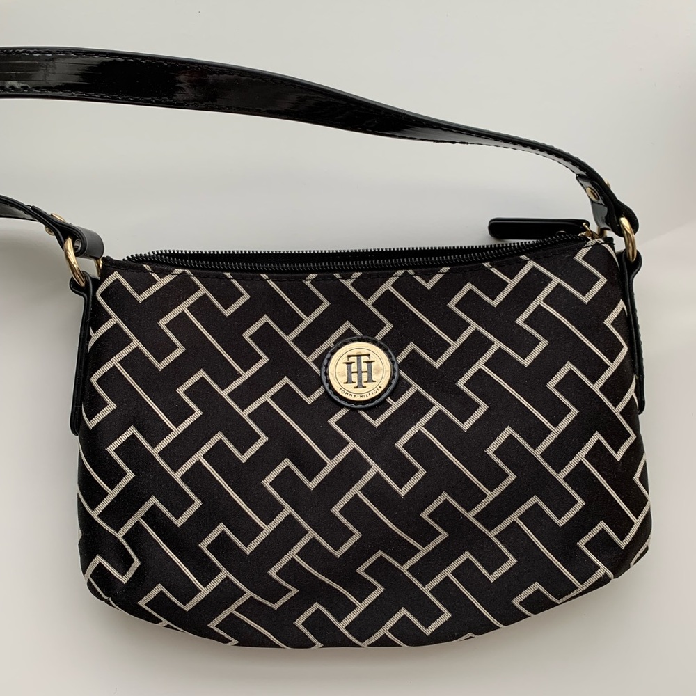 Tommy Hilfiger crossbody classic bag in black, white, and gold